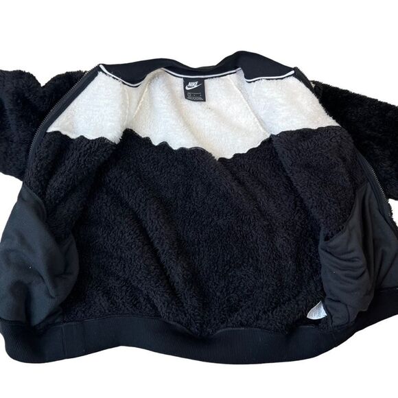 Nike Women's Sportswear Wolf Sherpa Bomber Jacket - Picture 2 of 11